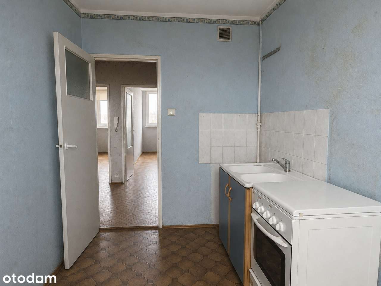 3 pokoje, balkon, piwnica, funkcjonalny układ, blisko centrum i UMP-16