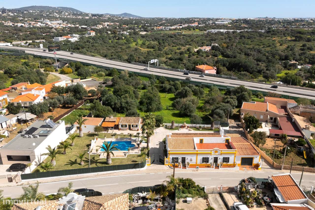 Encanto Algarvio – Moradia Térrea Isolada com Piscina e Jardim-53