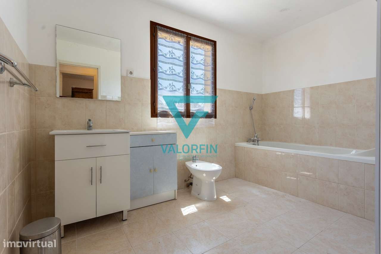 Moradia T5 c/ 1818 m² de Terreno - CAXARIAS / OURÉM-14