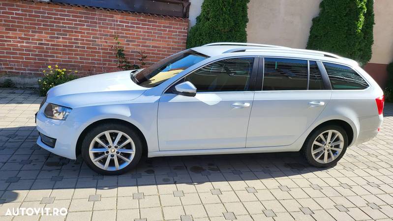 Skoda Octavia 2.0 TDI DSG Style - 8