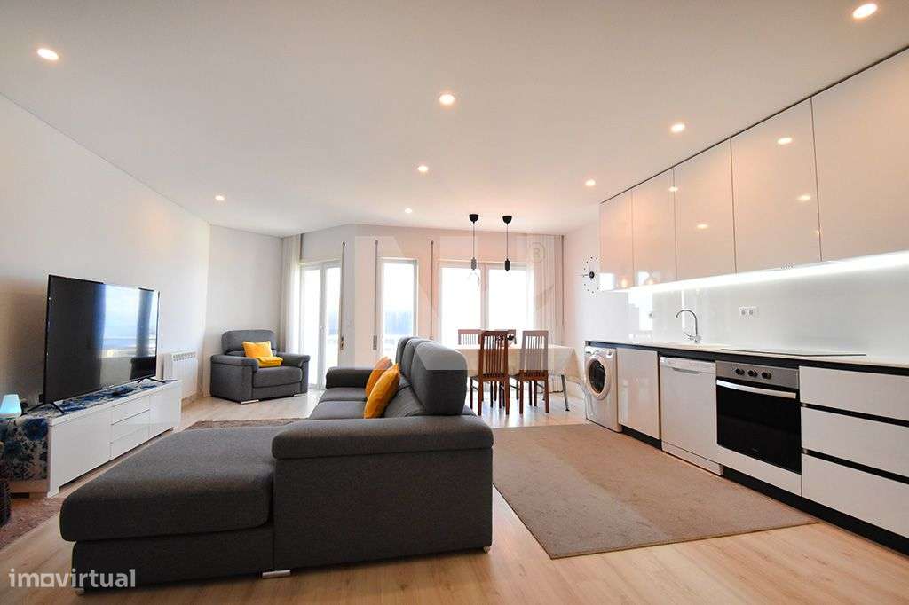 Apartamento T3 | 1ª Linha de Mar | Árvore-0