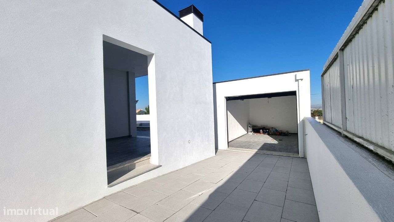 Moradia Térrea, com piscina – Azeitão-16