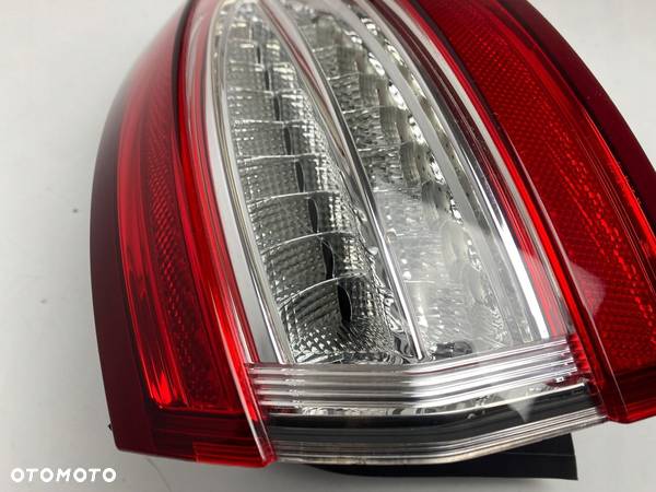 LAMPA PRAWA TYŁ W BŁOTNIK FORD MONDEO MK5 HB - 2