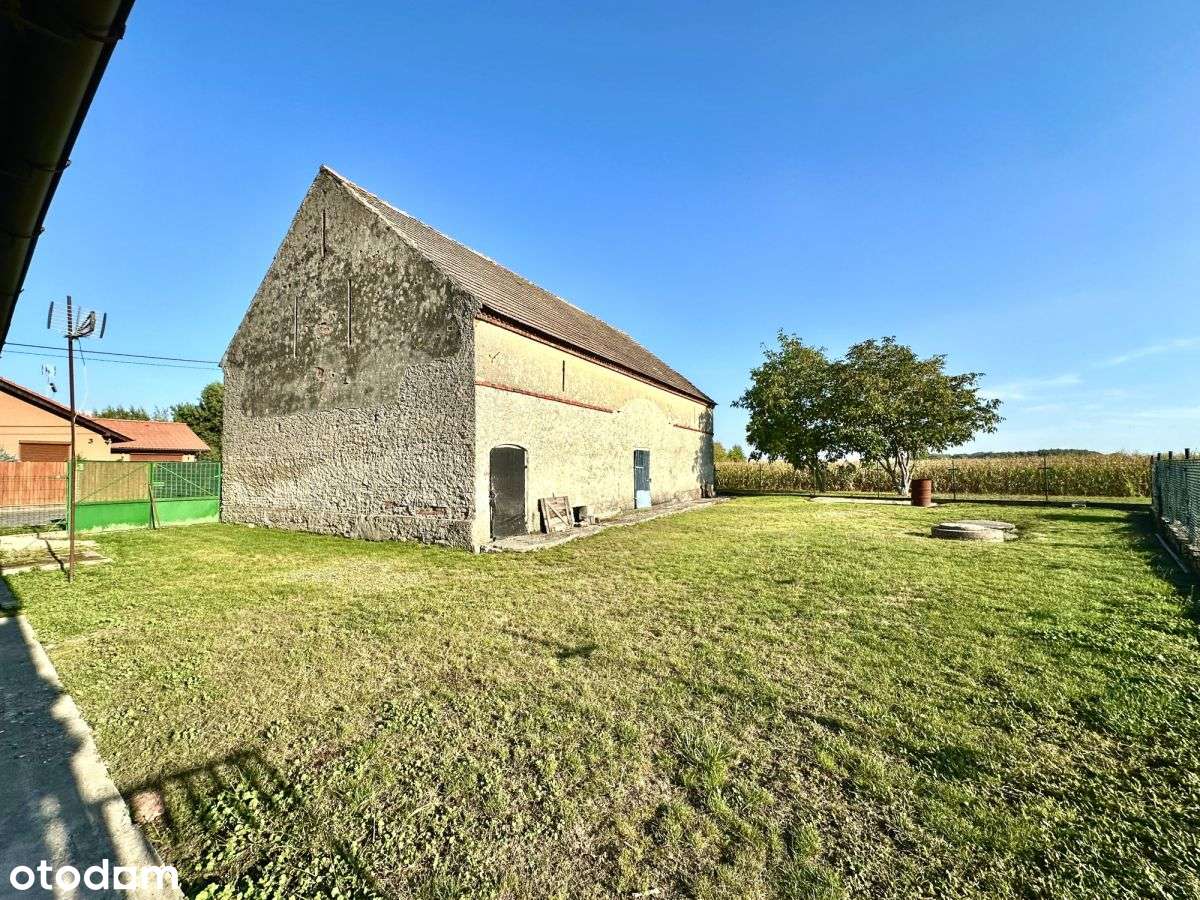 Dom z pomieszczeniami gospodarczymi-15