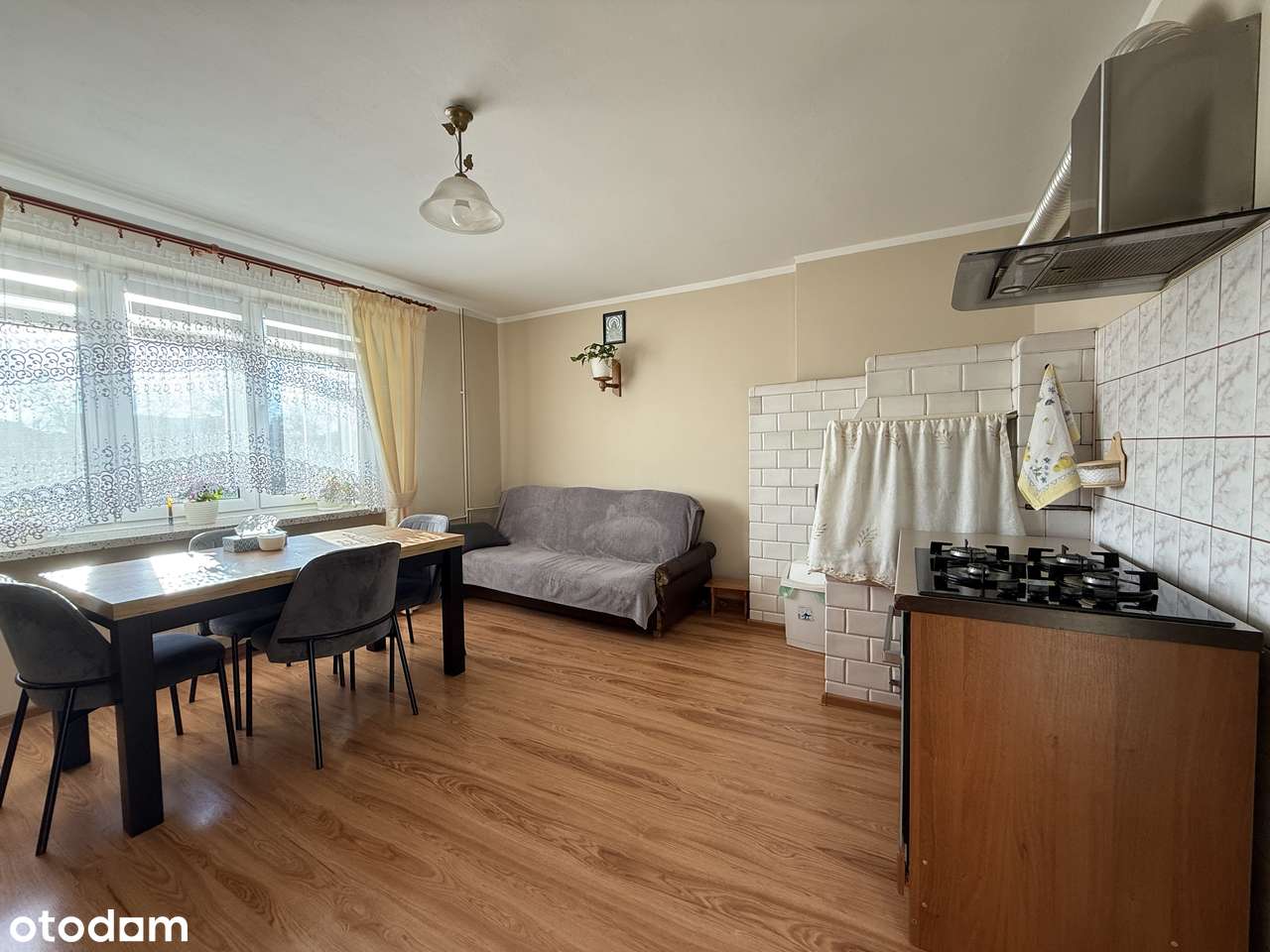 Gospodarstwo z domem, zabudowaniami i gruntami rolnymi-4,06h-12