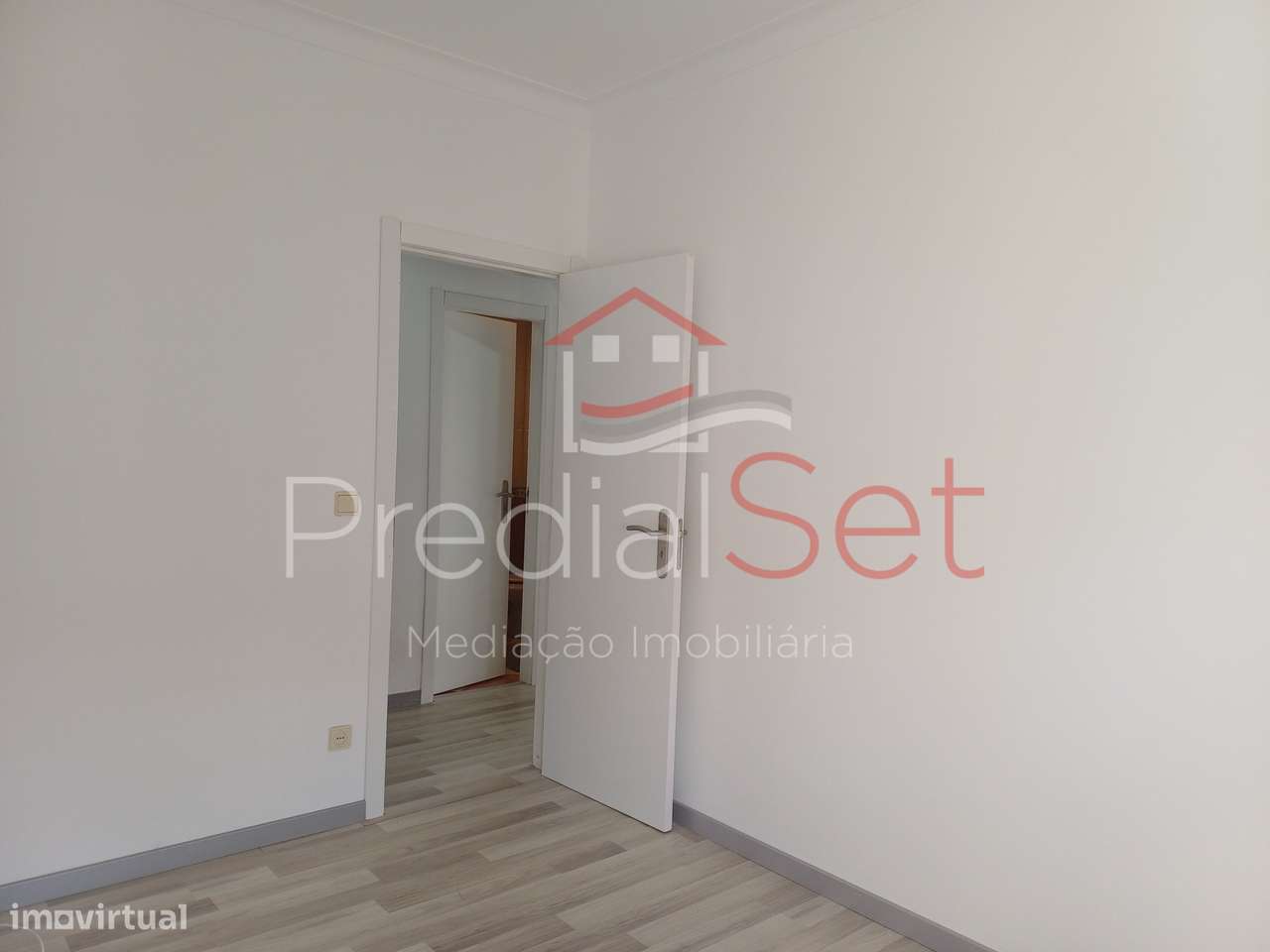 Apartamento T4  em Monte Belo Norte -Setúbal-25