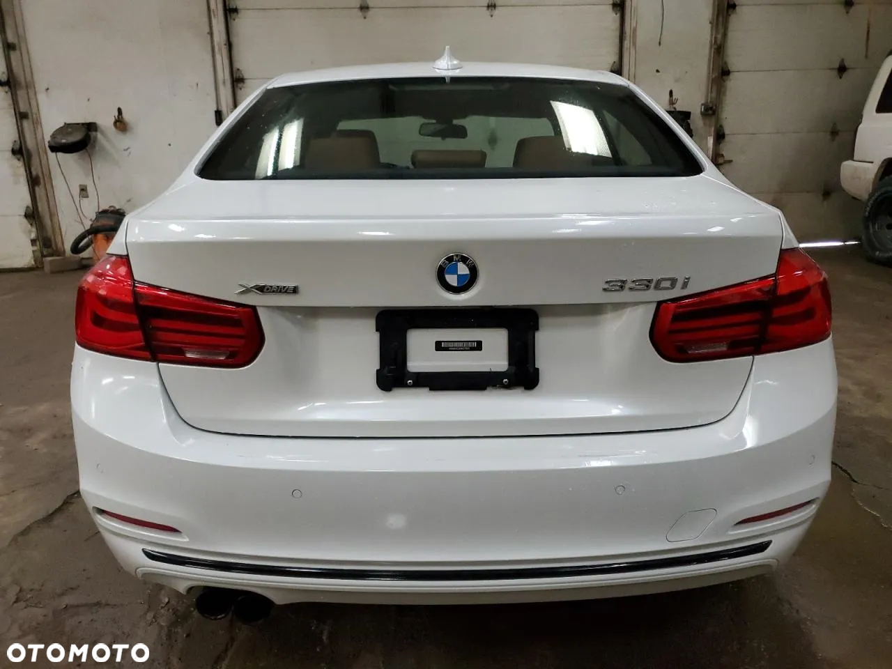 BMW Seria 3 330i xDrive - 6