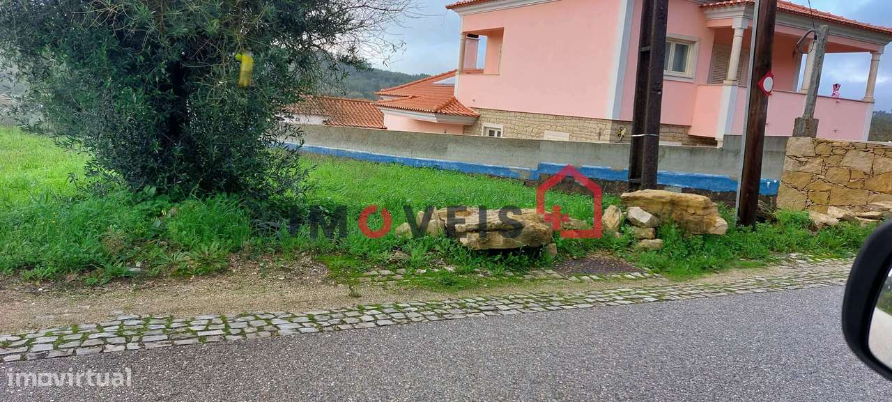 Ruína situada no Centro de Areias - Grande imagem: 4/4