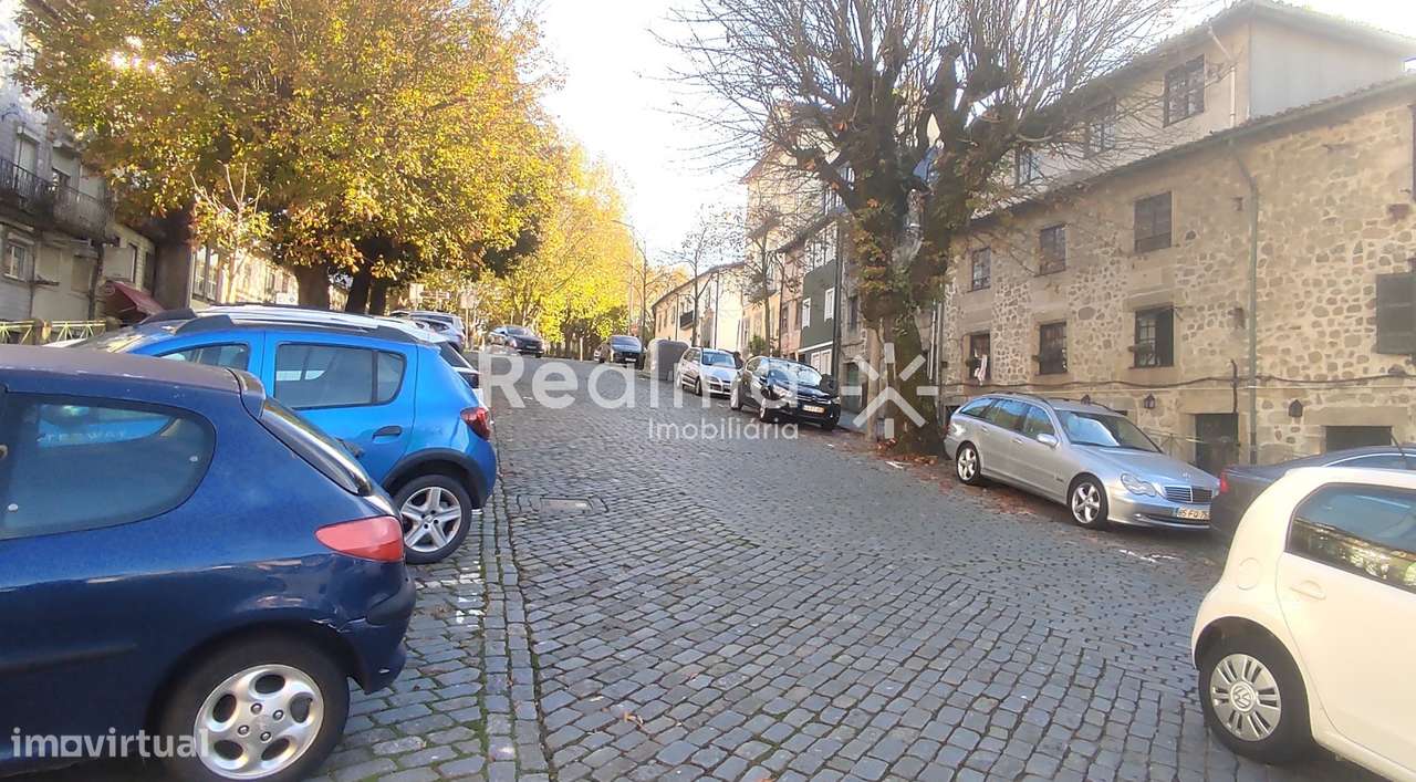 Loja Comercial no Centro Histórico de Braga-6