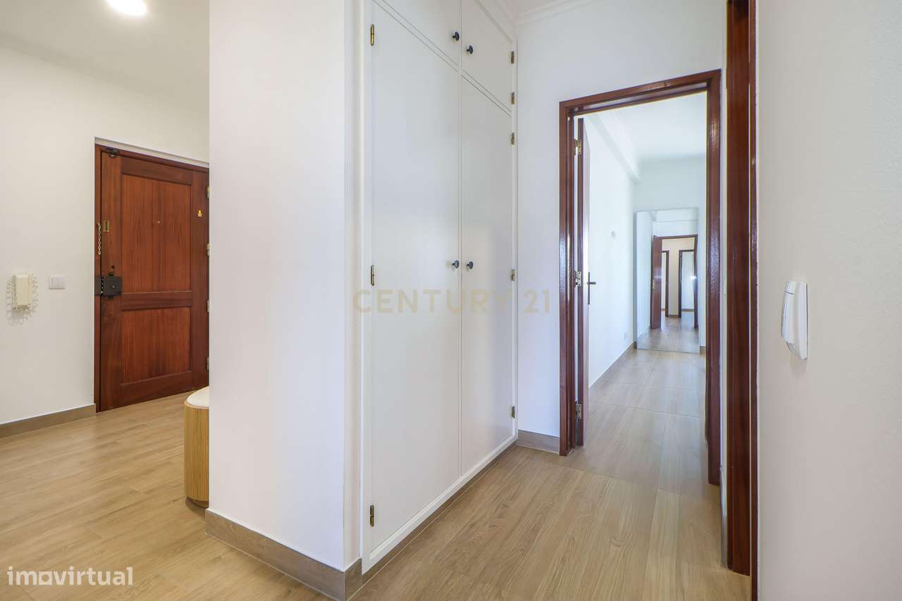 T3 Remodelado em 2024 | Pronto a Habitar | Vendas Novas-16