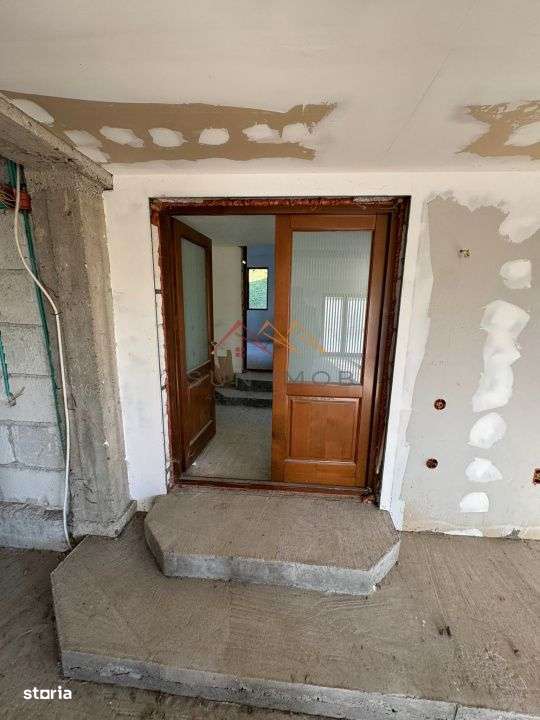 Vila S+P+E, priveliste deosebita, 6 camere, garaj, terasa, Cornu, PH-7