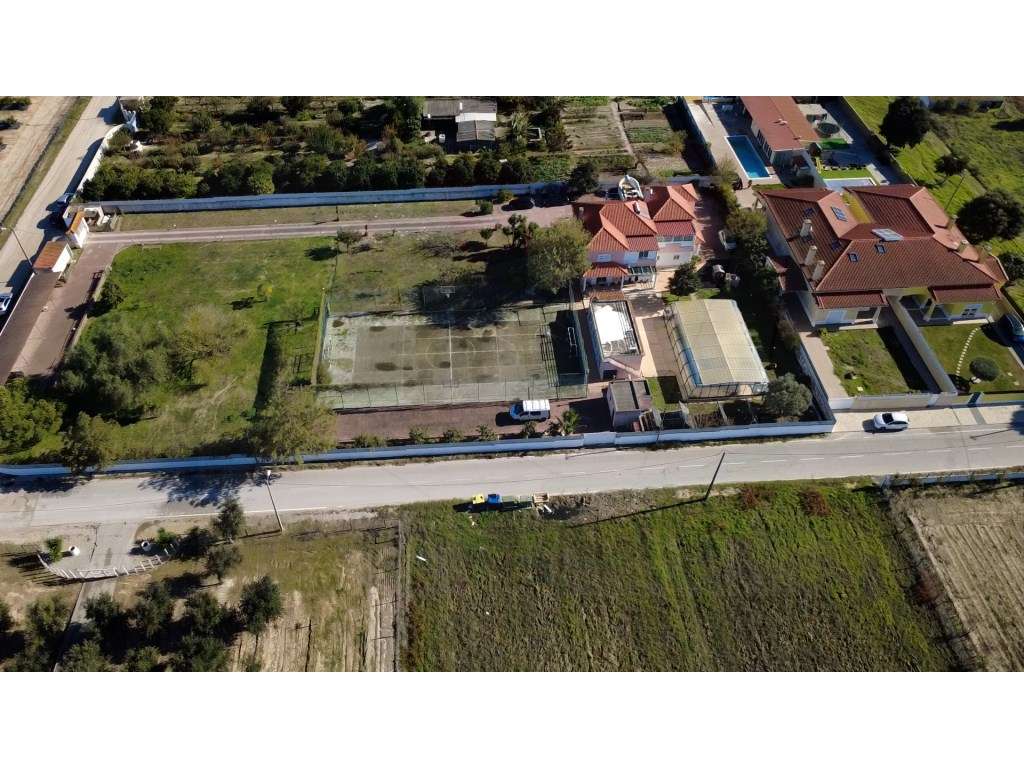 Quinta T7 com 5000m2 Piscina Campo Multiusos Potencial Habitação ou...-6