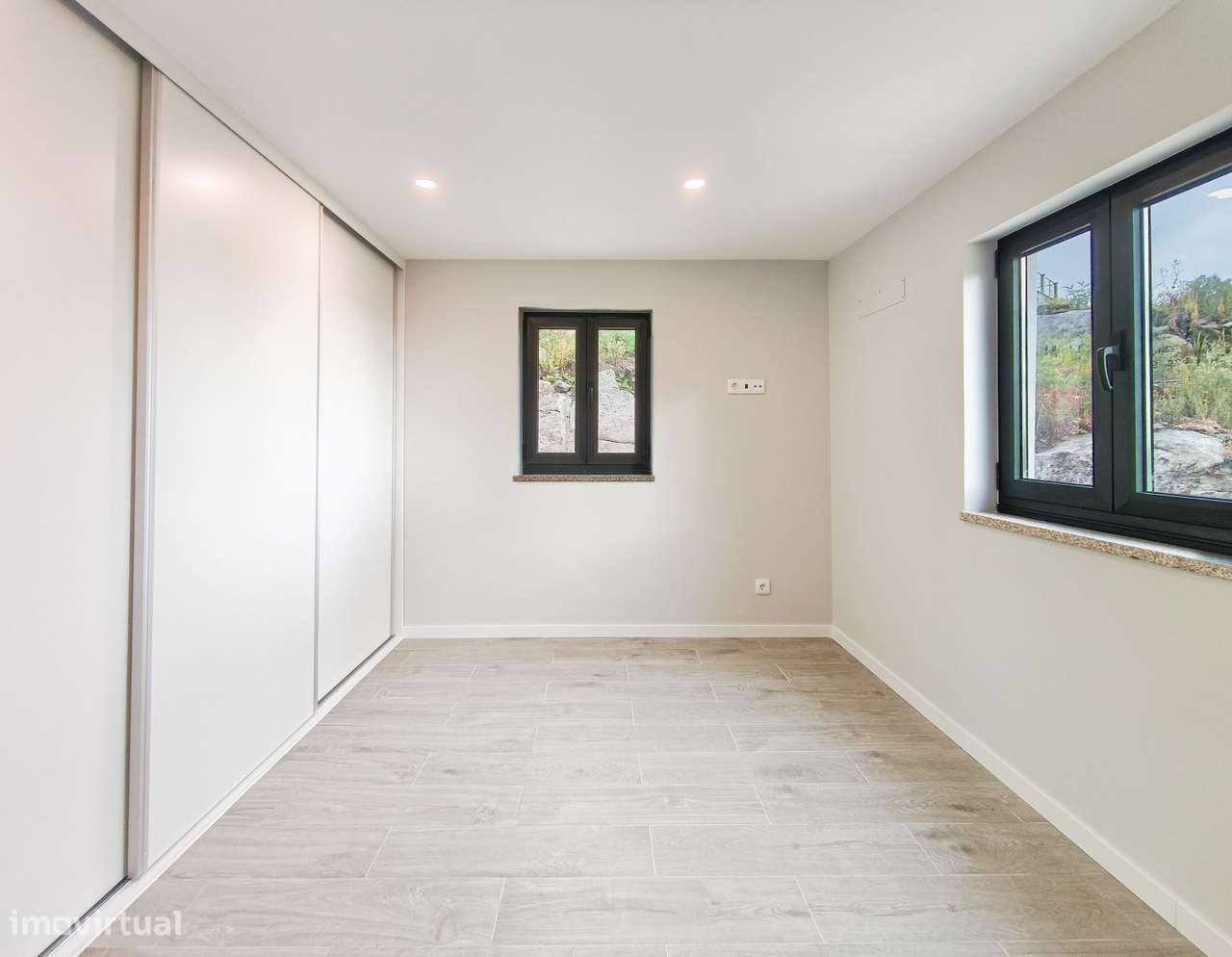 Moradia isolada T2 com jardim em Vila de Punhe-8