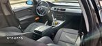 BMW Seria 3 318d DPF Touring - 11