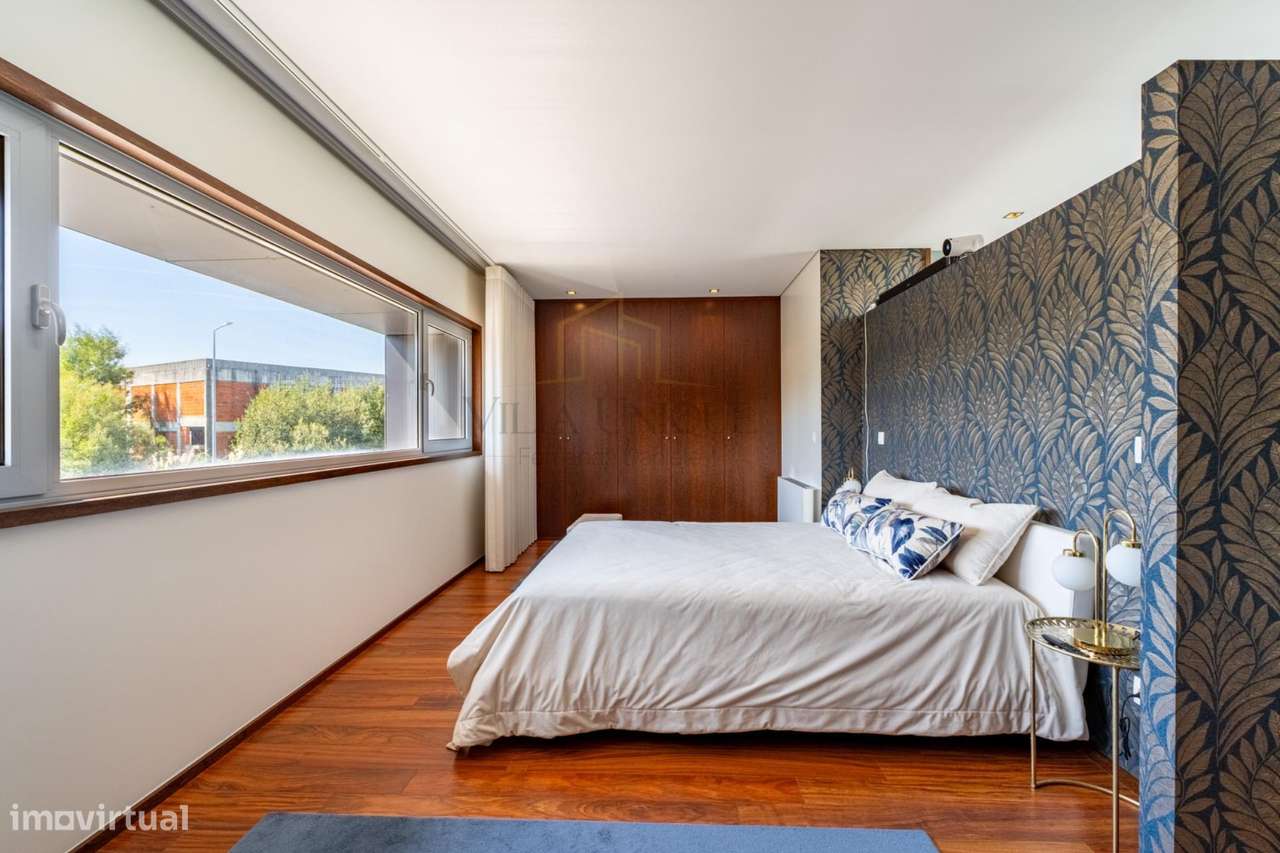 Moradia Geminada T3 com Suite, Jardim de Inverno, Garagem Fechada...-21