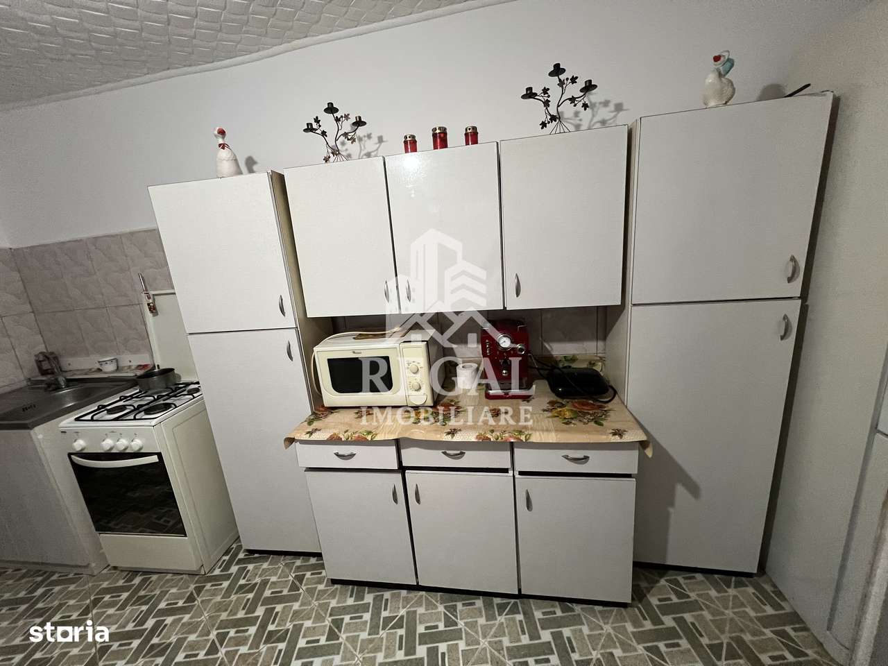 Două case individuale de vânzare în Teliuc –ideale pentru două familii-11