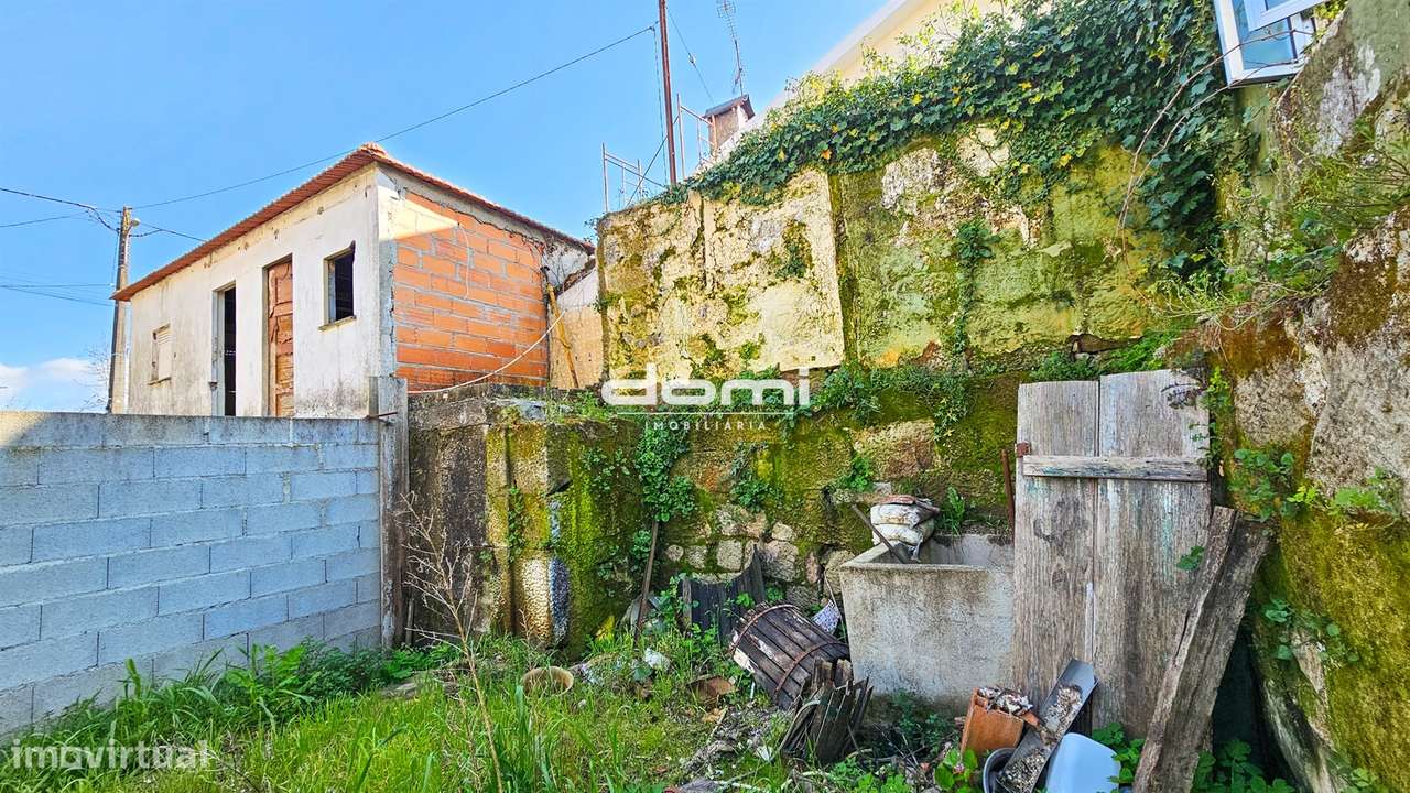 Moradia para Restaurar T2 Venda em Santa Cruz da Trapa e São Cristóvão - Grande imagem: 5/10