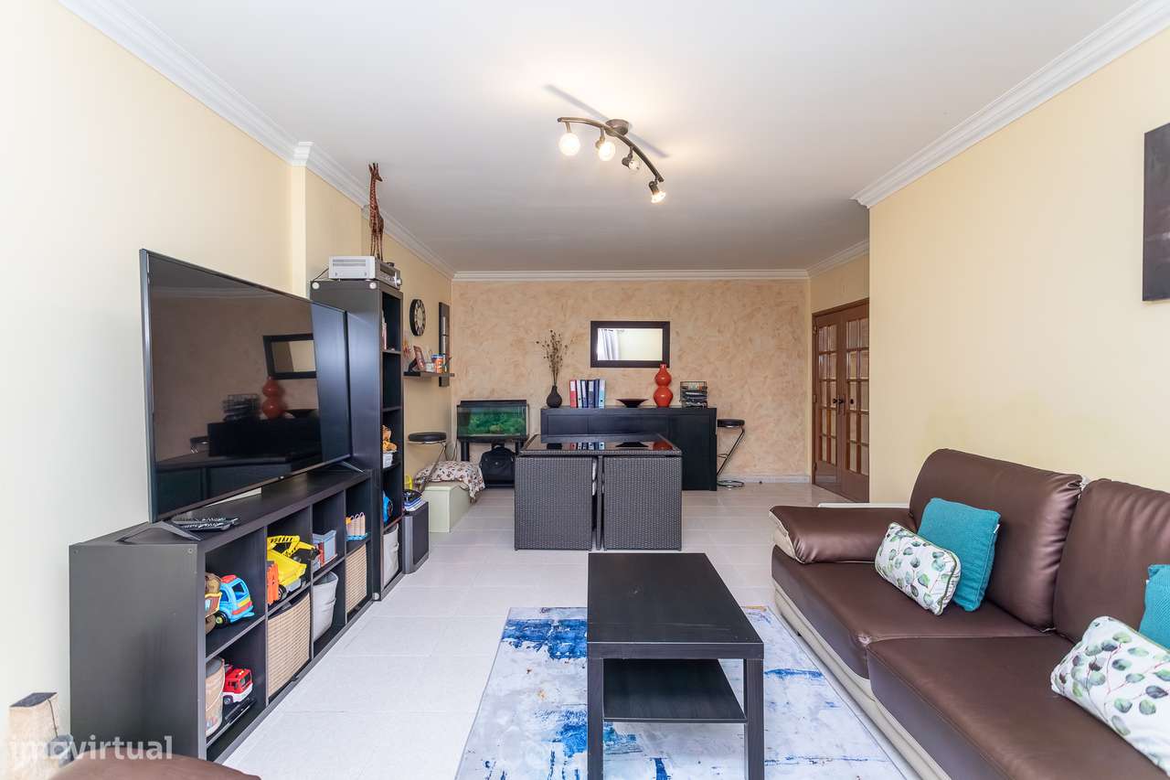 Excelente T2 na Tapada das Mercês - Grande imagem: 3/24