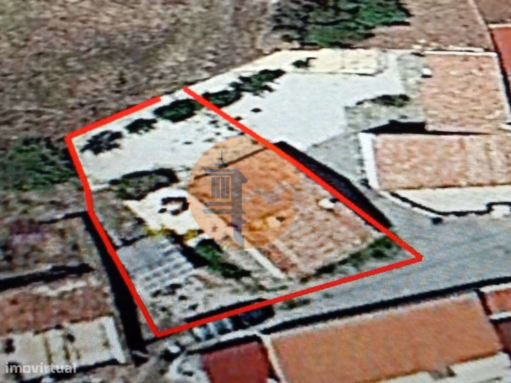 DUAS MORADIAS ISOLADAS - NUM TERRENO DE 1.823 M² - UMA PRONTA A HAB... - Grande imagem: 3/60