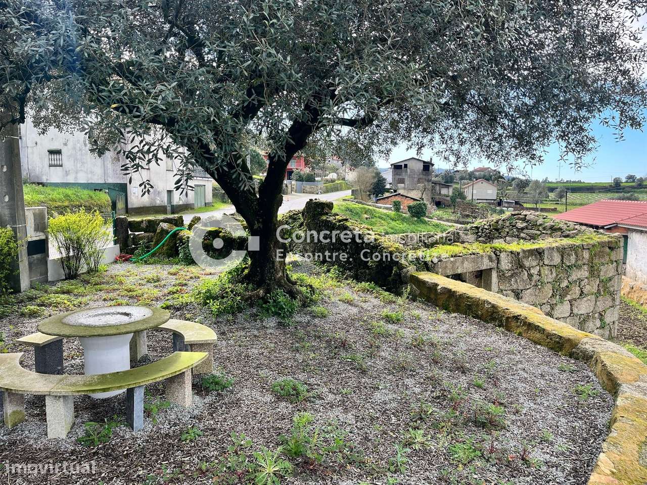 Ruína em pedra com terreno em Cossourado, Barcelos - Grande imagem: 5/18