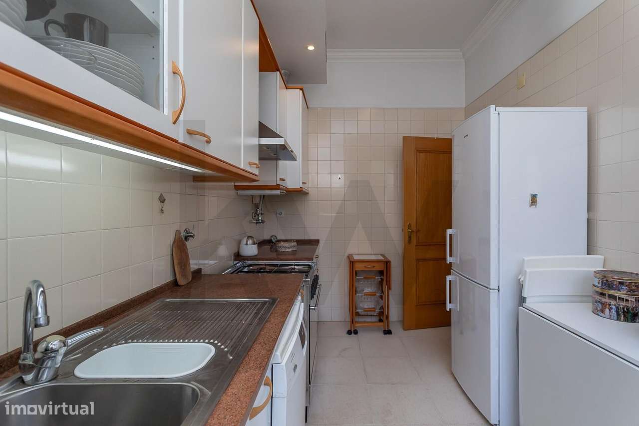 Alcântara | T1 em Condomínio Privado com Piscina, Estacionamento e Seg-9