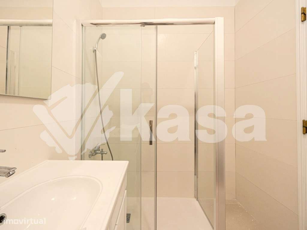 T1 Totalmente Remodelado com Logradouro - junto ao LIDL, Luso-7