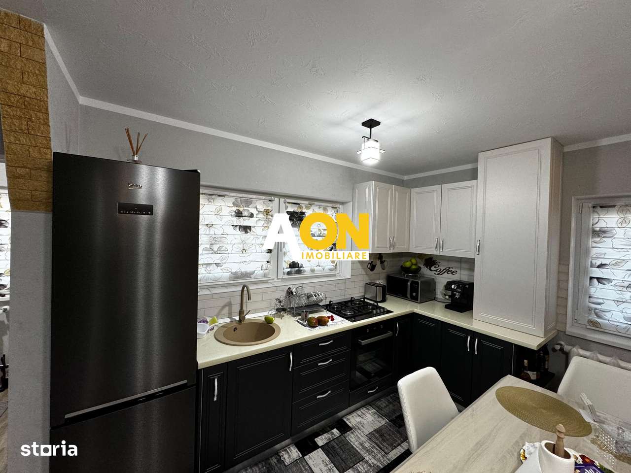 Casa de vanzare, 4 camere, 2 bai, mobilata-utilata, 234 mp teren - Imagine principală: 3/14