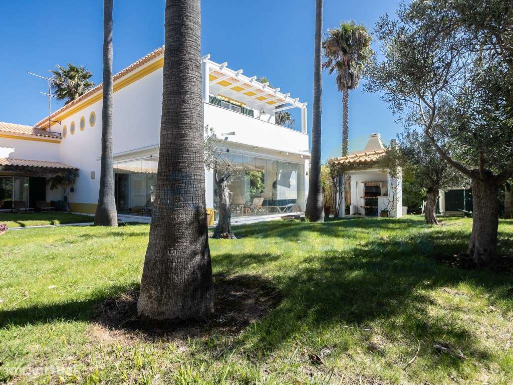 Moradia T5 com Jardim e Piscina + Lote Urbano para construção - Cas...-42