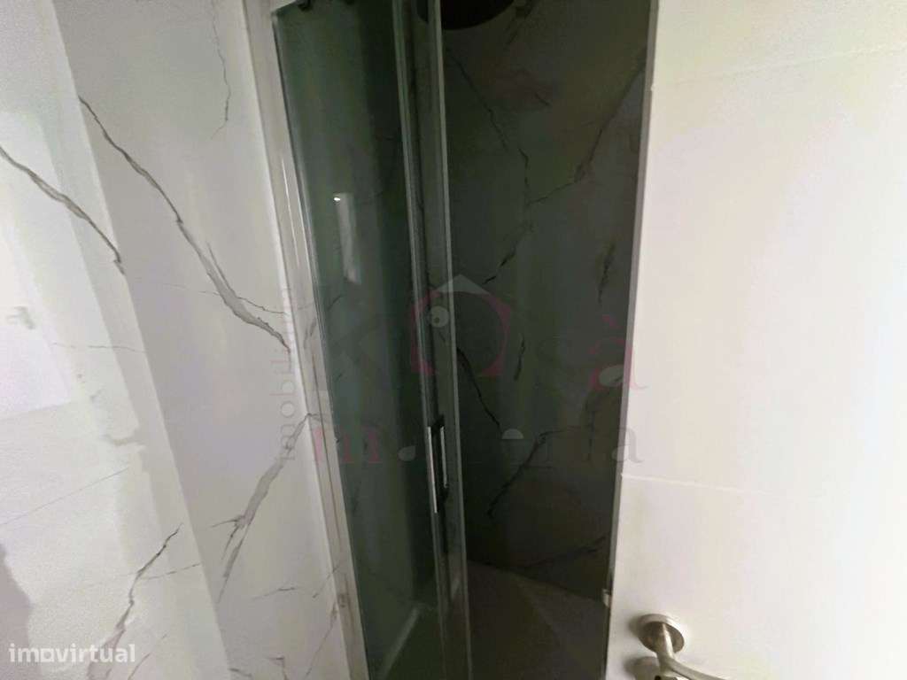 Apartamento T2 R/C em Benfica!-11