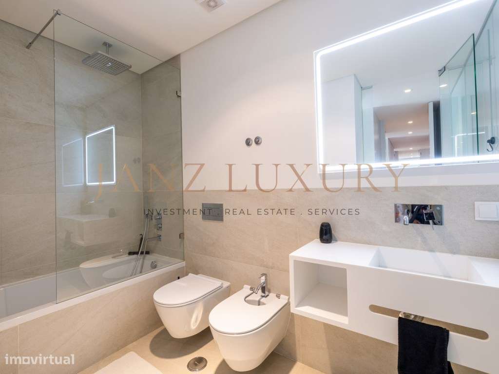 Moradia T4 Contemporânea com Vista Mar Total e Rooftop | Paço de Arcos-21