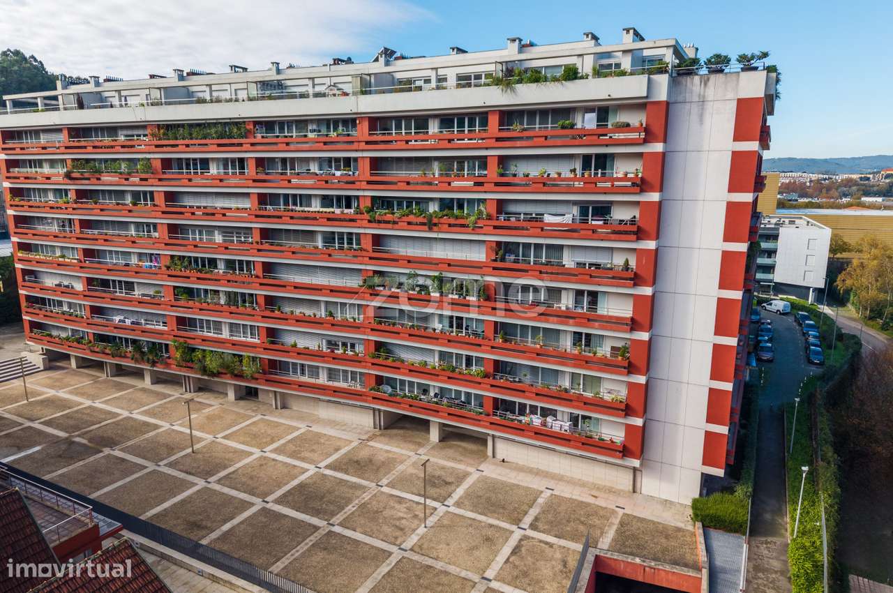 T4 Duplex Exclusivo no Condomínio Vila-Flor – Urgezes, Guimarães-1