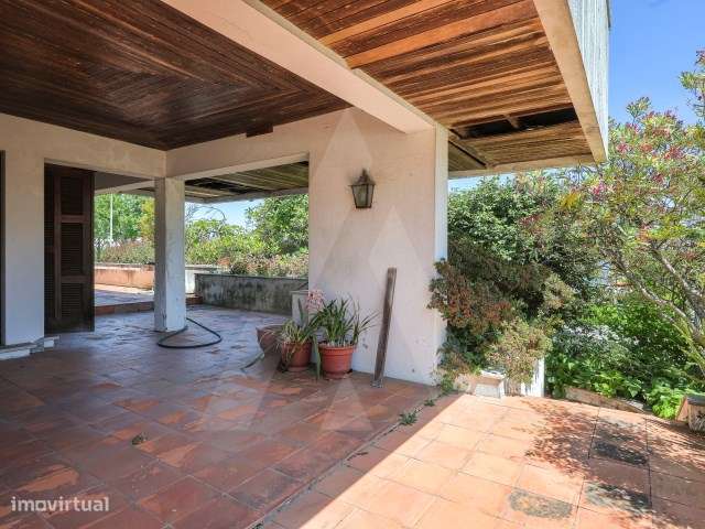 Moradia T6 Isolada  e de Prestígio em São João da Madeira!-46