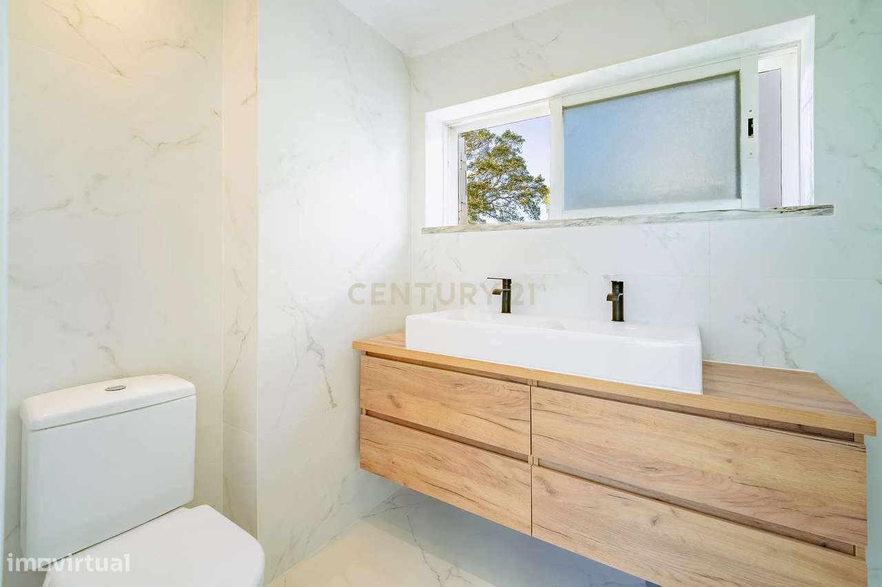 Moradia T6 com Piscina - Charneca de Caparica-25