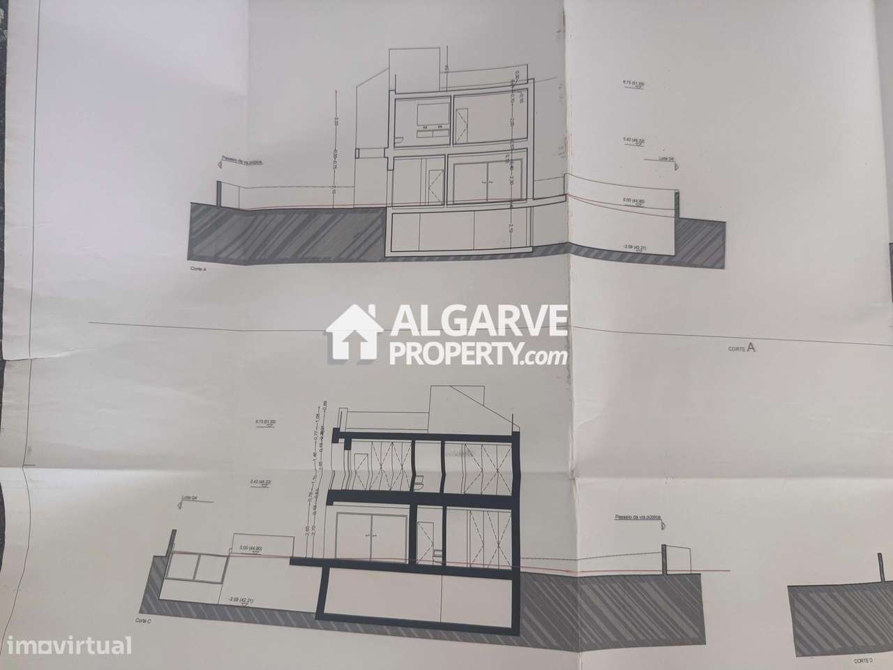 Moradia de Luxo T4 com Piscina e Vista Mar na Guia, Algarve-50