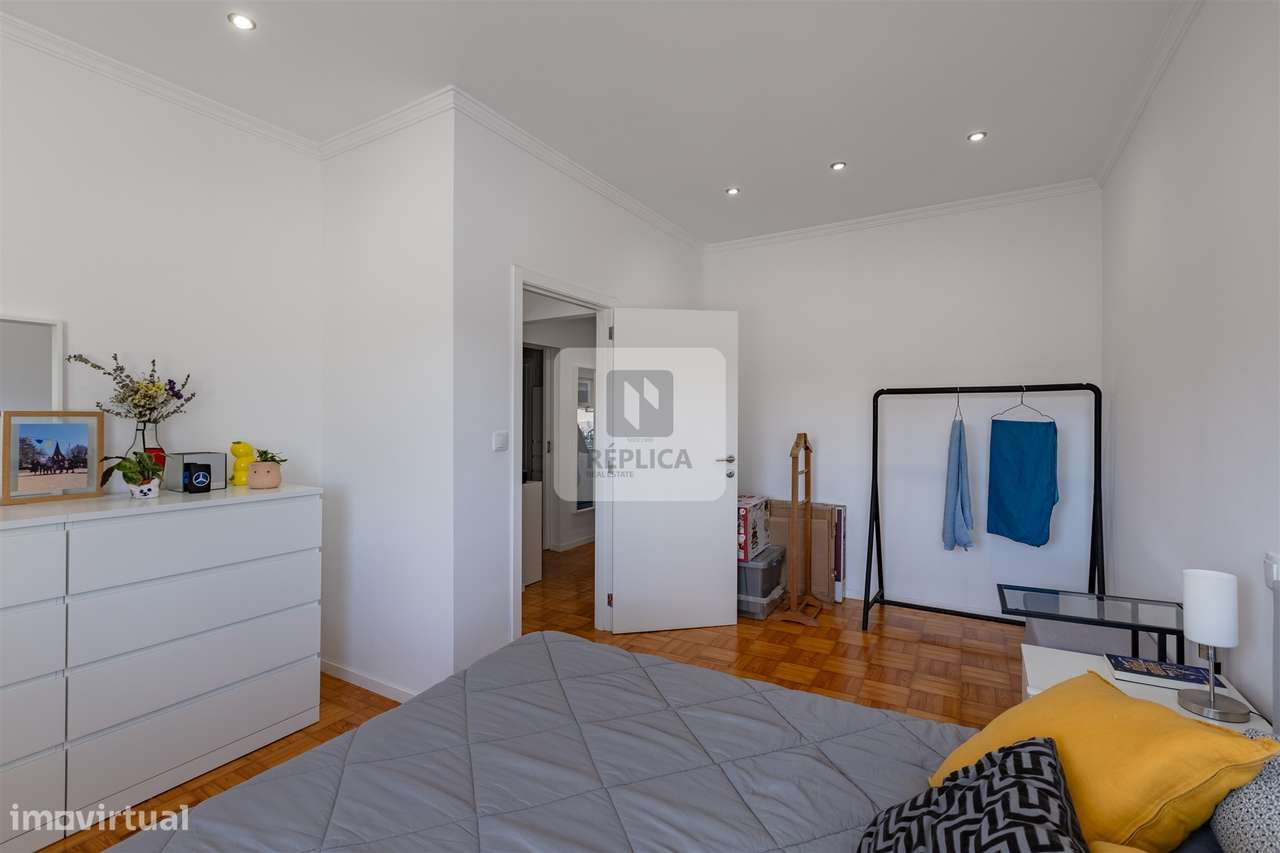 Apartamento T2 Renovado no Bonfim, Porto-21