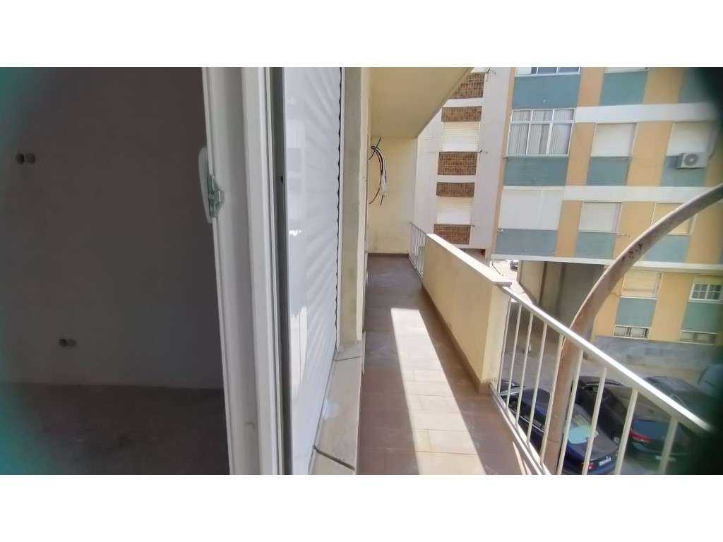 T3 Remodelado no Bairro de Montalvão-19