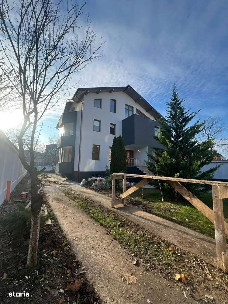 Investitie Casa De Vanzare 11 Camere Militari Metrou-Pacii Curte 600 m-1