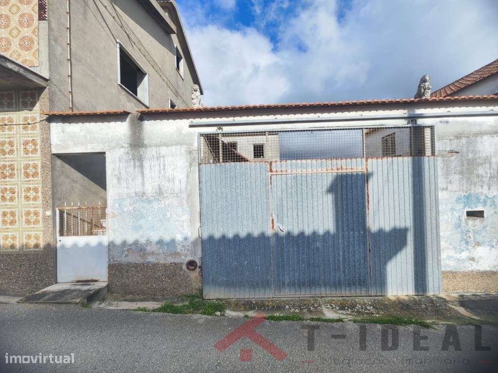 Conjunto de Moradias e Anexos com Vista de Mar-19