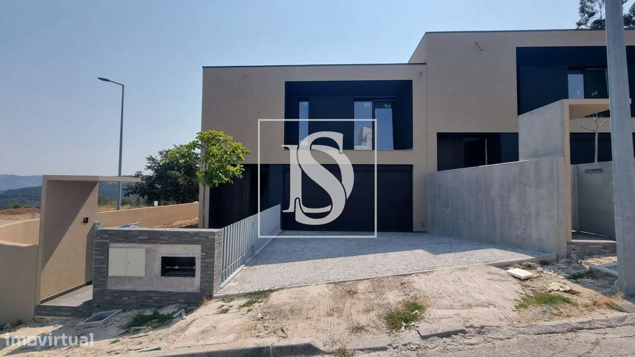 Vivendas T3 em banda situadas em Lanhoso- Póvoa de Lanhoso-6