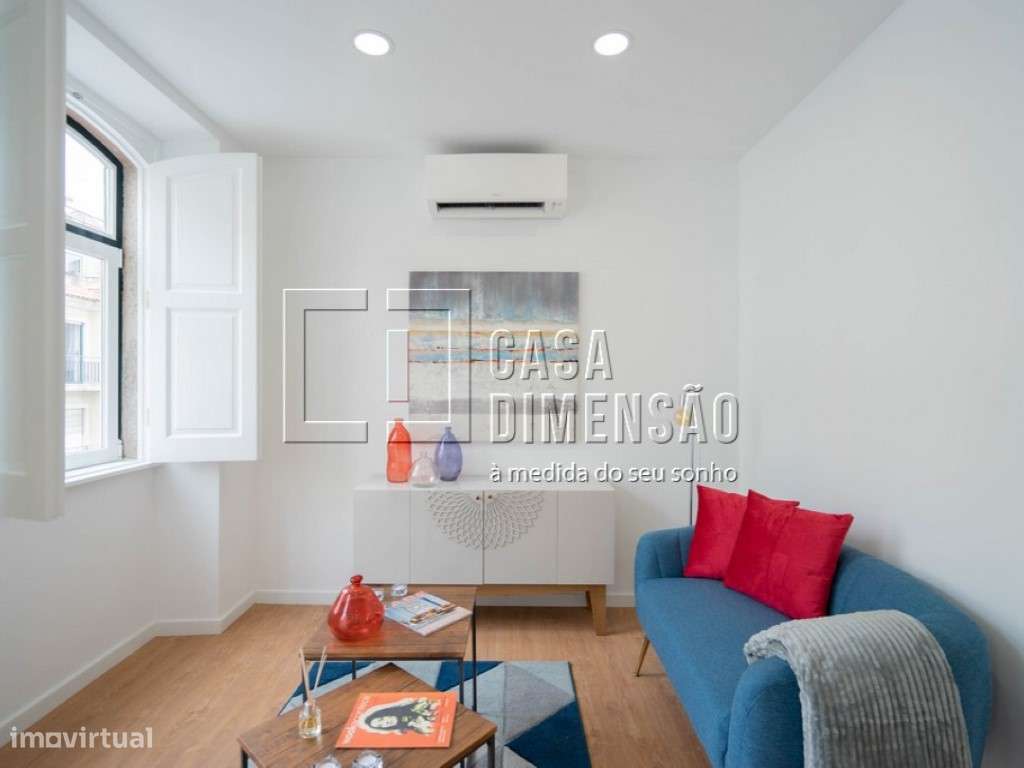 Apartamento de tipologia T2 com 61 m2, totalmente renovado, mobilad... - Grande imagem: 4/32