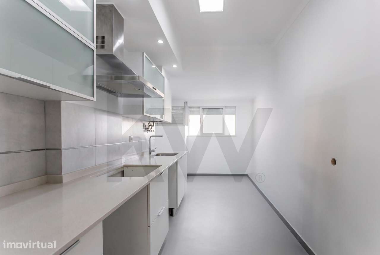 Apartamento T4 transformado em T3 totalmente remodelado na Cova da Pi-18