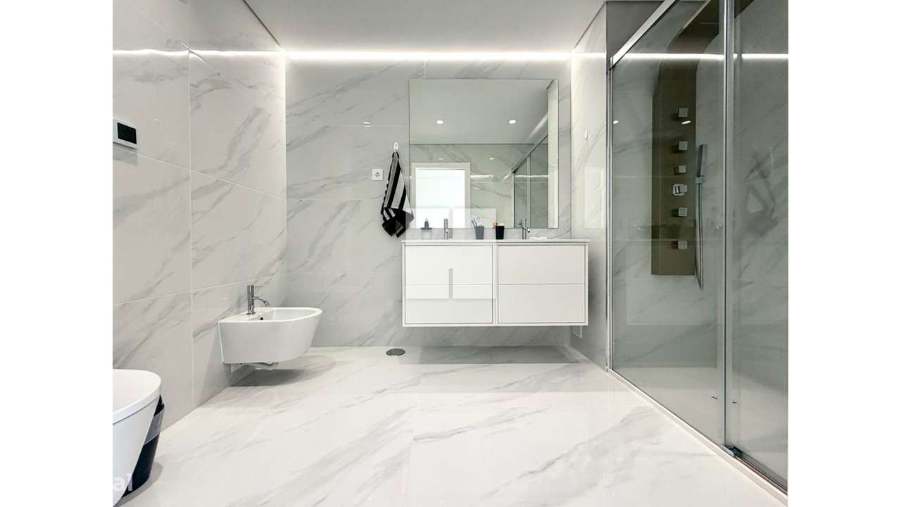 Moradia T4 Nova e Completa-36