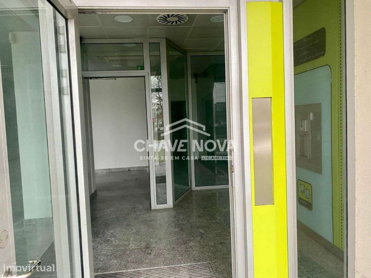 Loja Comercial para Arrendamento em Paranhos - Grande imagem: 3/23