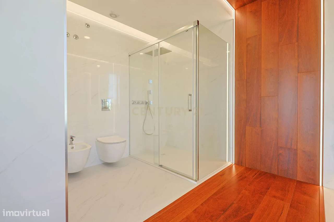 Moradia T5 com Piscina e Domótica - Nova Construção na Charneca da Cap-21