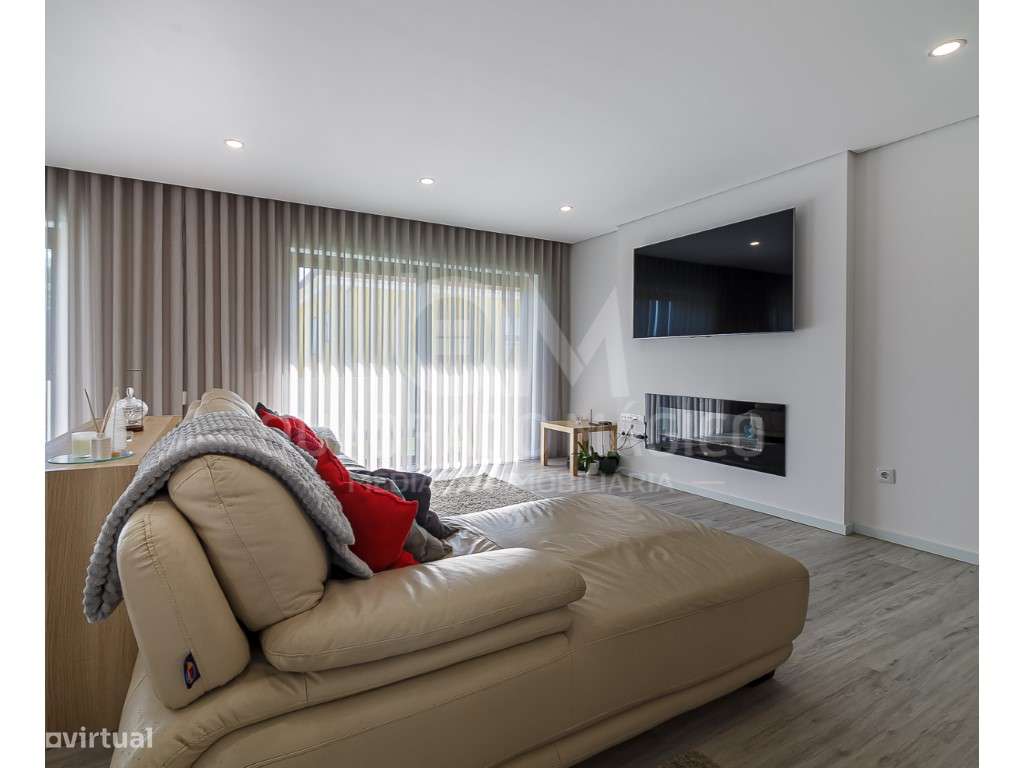 Maravilhosa moradia T3+1, térrea e de linhas modernas a 2 minutos d...-18