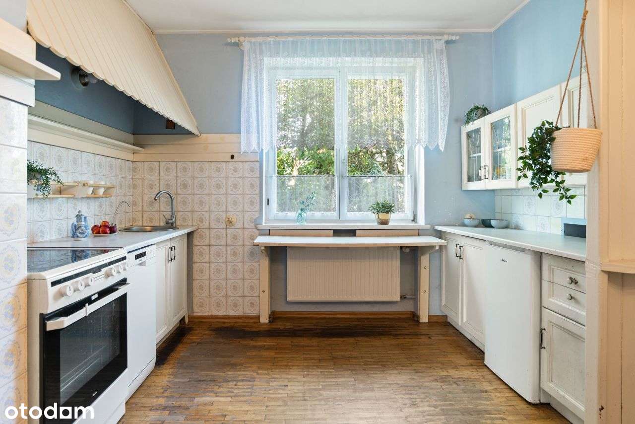 Dom z dużym ogrodem i dwoma lokalami usługowymi-9