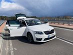 Skoda Octavia Combi 2.0 TDI DSG RS - 2