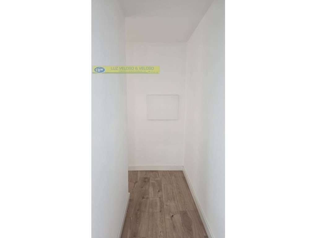 T2 Amadora REMODELADO, 2 frentes, 1 Marquise, 1 Varanda-17