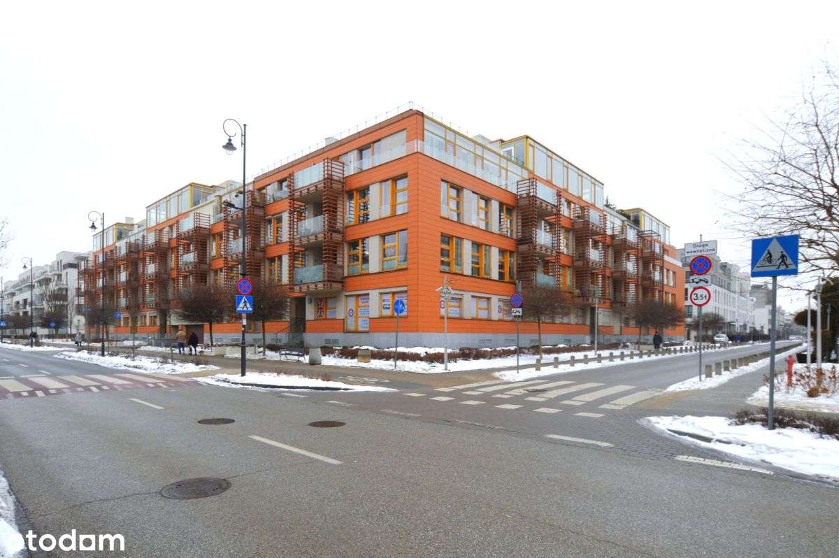 Unikatowy lokal na sprzedaż - Miasteczko Wilanów.-0