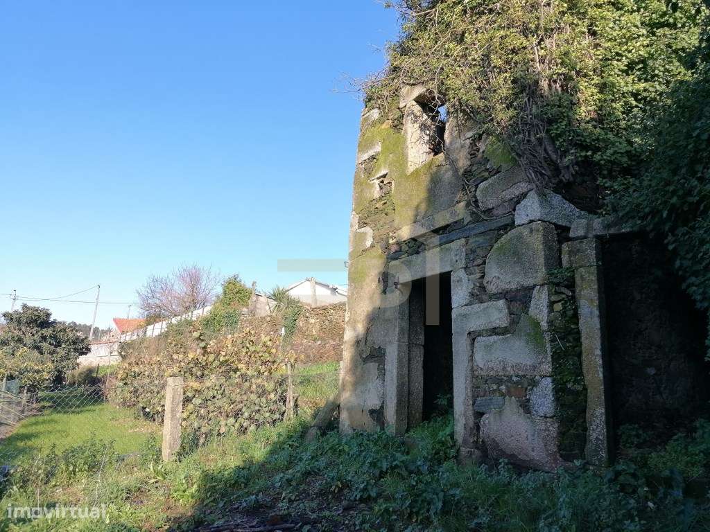 Terreno com 2.430 m² e Ruína em Ribeirão-7